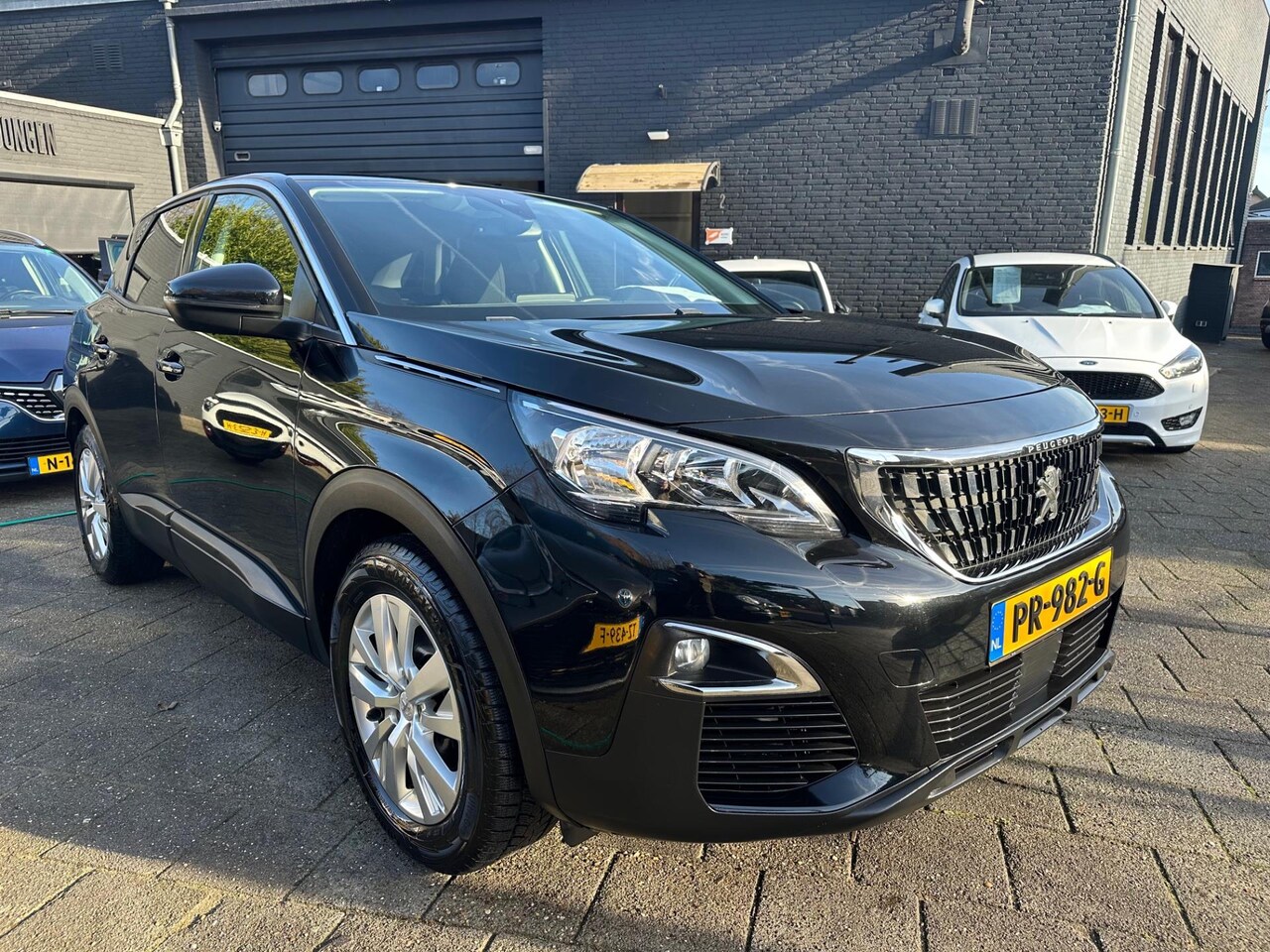 Peugeot 3008 - 1.2 PT Aut|131pk|Trekhaak|Apple/Android Carplay - AutoWereld.nl