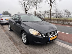 Volvo S60 - 1.6 T4 180 PK AUTOMAAT Kinetic Nap Pdc Schuifkantdak. Lmv Volledig Onderhouden NWE APK