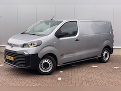 Toyota ProAce Worker - 2.0 D-4D L1 Challenger / Parkeersensoren / Trekhaak /