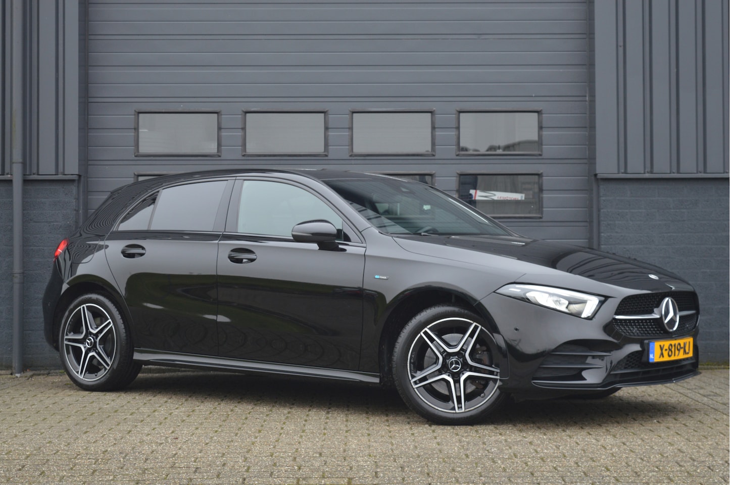 Mercedes-Benz A-klasse - 250 e | AMG | SOH 100% | SFEERVERLICHTING | - AutoWereld.nl