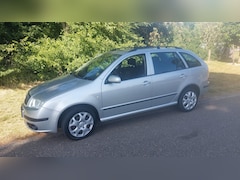Skoda Fabia Combi - 1.4-16V Spirit+