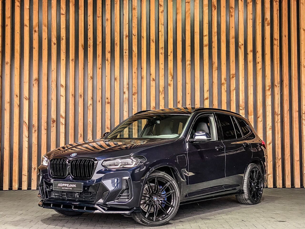 BMW X3 - xDrive30e 292PK High Executive M-Sport | M-SPORT KUIPSTOELEN | HEAD-UP | PANO | HARMAN KAR - AutoWereld.nl