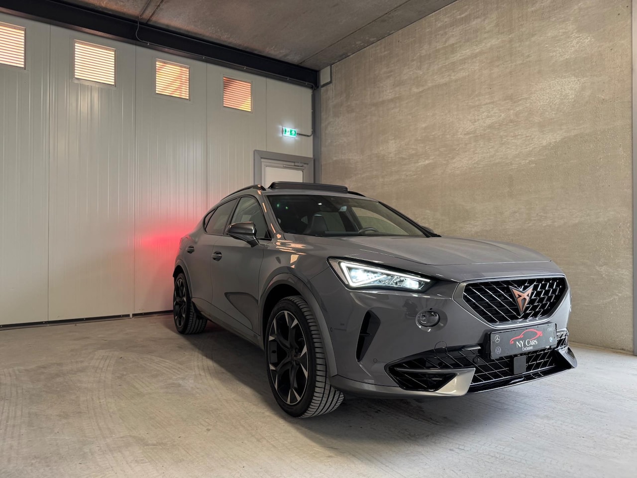 CUPRA Formentor - 2.0 TSI 4Drive VZ 310PK Pano| Nardo | Beats | Matrix | 360 Camera | Kuipstoelen - AutoWereld.nl