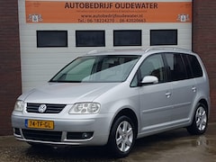 Volkswagen Touran - 1.6-16V FSI Business 7 persoons