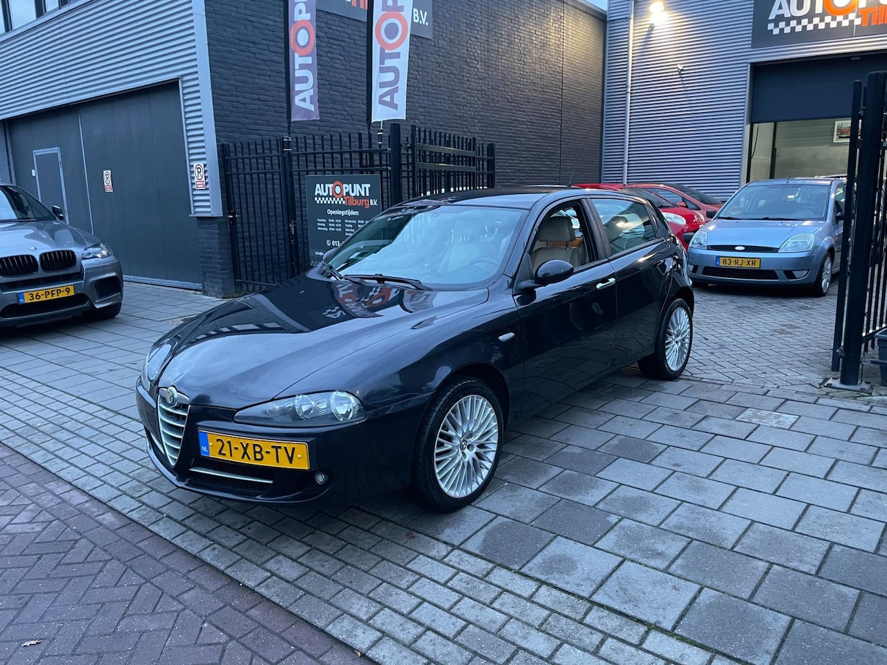 Alfa Romeo 147 - 1.6 T.Spark Collezione II 1e Eigenaar! Airco NAP APK - AutoWereld.nl