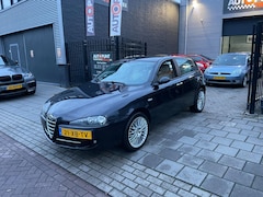 Alfa Romeo 147 - 1.6 T.Spark Collezione II 1e Eigenaar Airco NAP APK