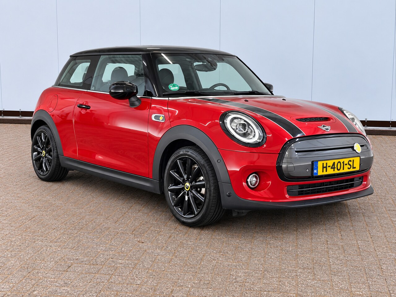 MINI Electric - Yours 33 kWh Pano.dal Leer Carplay Camera Red Chili - AutoWereld.nl