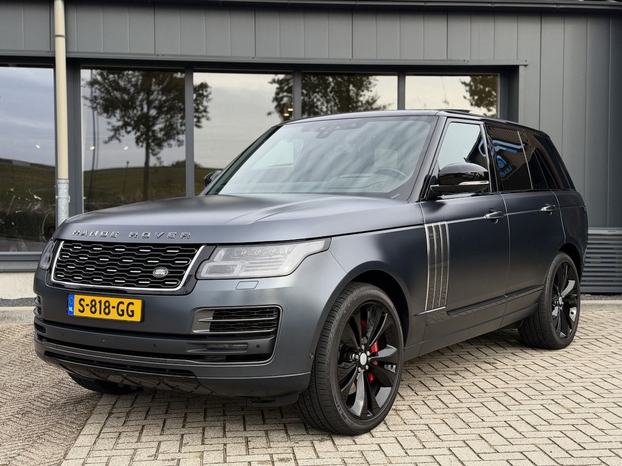 Land Rover Range Rover - P565 SVAutobiography Dynamic Black Nieuwprijs €285.000 - AutoWereld.nl