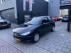 Peugeot 206 - 1.4 XT 2e Eigenaar Automaat NAP APK 1 Jaar