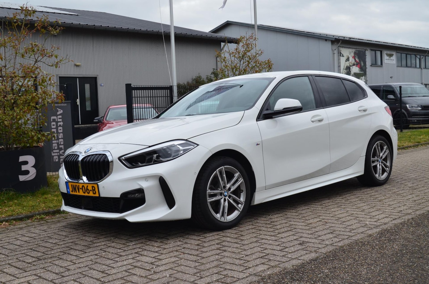 BMW 1-serie - 118i High Executive M pakket, Carplay, Camera, Led - AutoWereld.nl