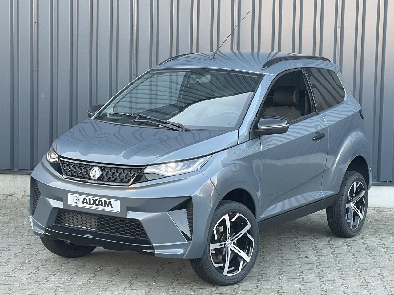 Aixam Crossover - Premium Ambition | Nieuw Euro 5 | 3,5 TFT Scherm | Achterruitrijcamera | Led knipperlichte - AutoWereld.nl