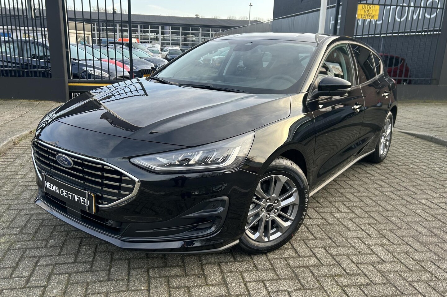 Ford Focus - 1.0 EcoBoost Hybrid Titanium | SYNC 4 | CarPlay | Privacy Glass - AutoWereld.nl