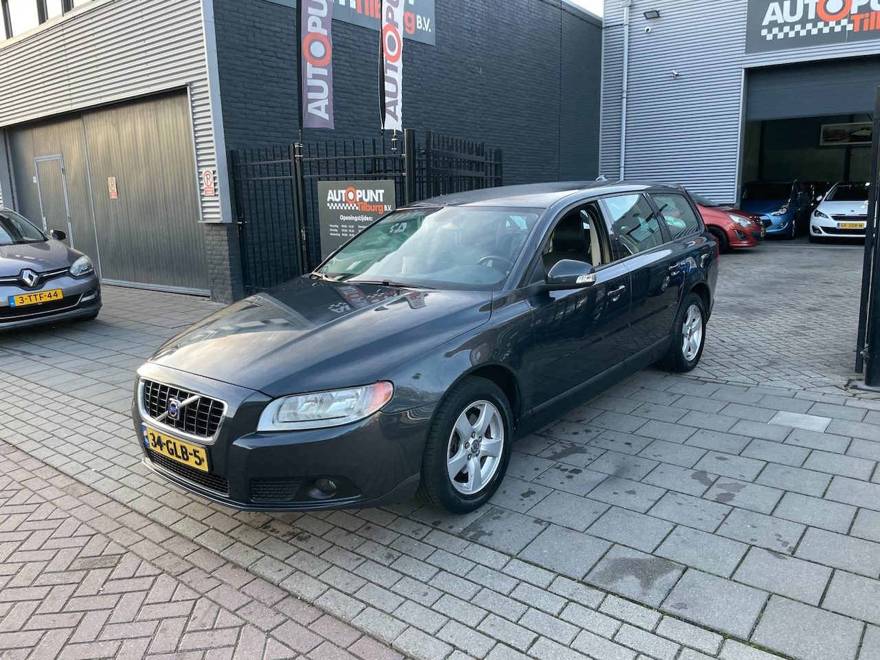 Volvo V70 - 2.0 Kinetic 3e Eigenaar! Trekhaak Airco PDC NAP APK - AutoWereld.nl