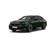 BMW 5-serie - Sedan 540d xDrive | M Sportpakket Pro | Innovation Pack | Travel Pack | Comfort Pack | Tre
