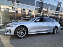 BMW 3-serie Touring - 318d High Executive