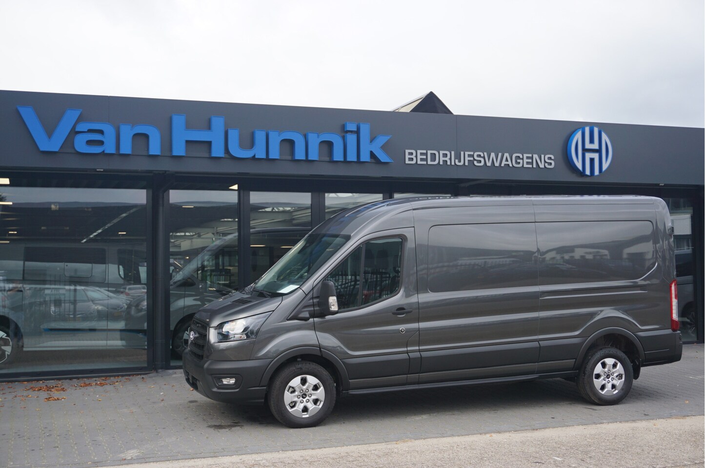 Ford Transit - 350L 130PK L3H2 BPM VRIJ!! Sync4 Navi, 360 Camera, LM Velg, Trekhaak!! NR. A96 - AutoWereld.nl
