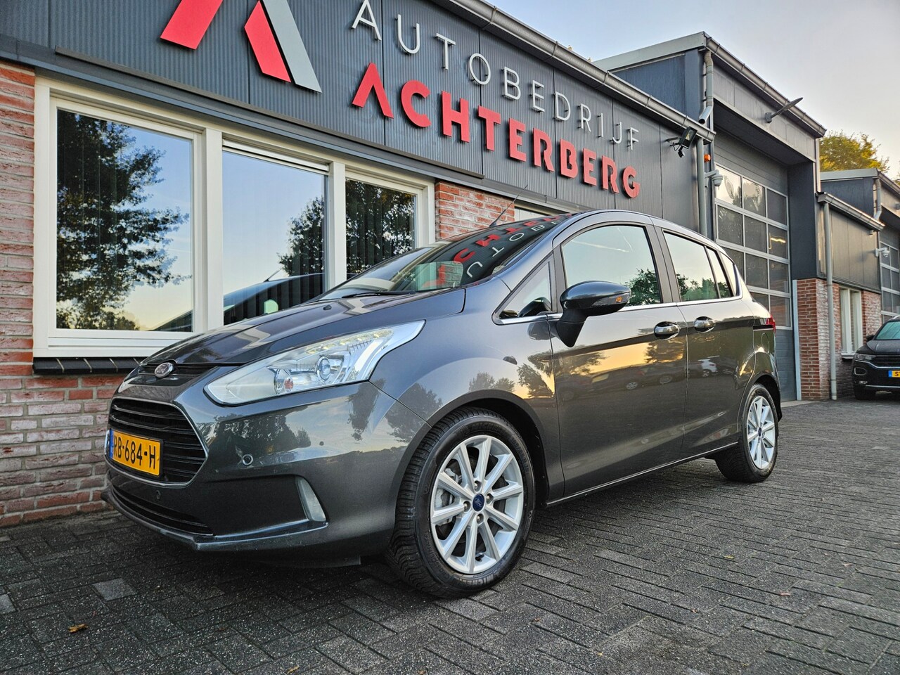 Ford B-Max - 1.0 EcoBoost Titanium NAP! Airco! Cruise Control! Camera! Navigatie! Nette Auto! - AutoWereld.nl
