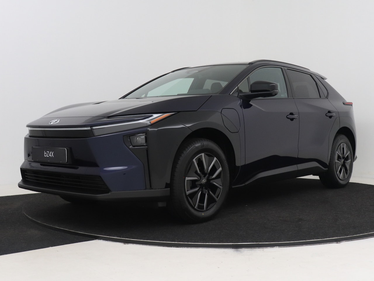 Toyota bZ4X - Executive 73 kWh *DEMO* | 360° Camera | Stuur-Stoelverwarming | Parkeersensoren | - AutoWereld.nl