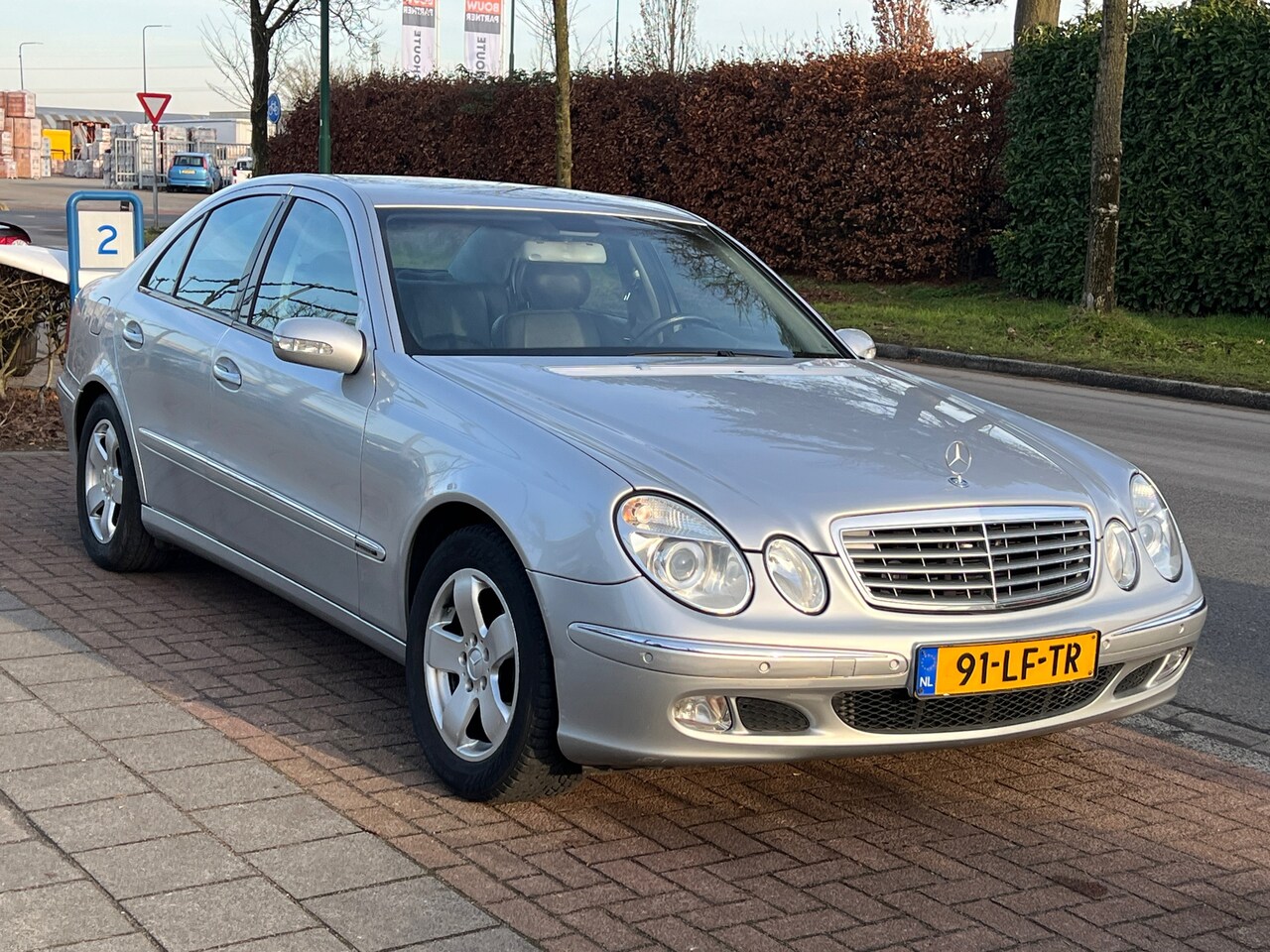 Mercedes-Benz E-klasse - 240 Avantgarde *Automaat - AutoWereld.nl
