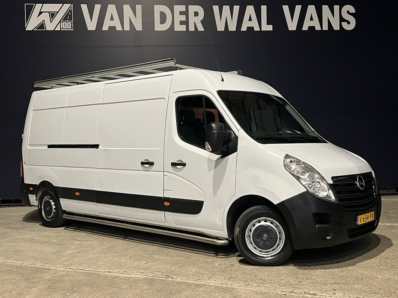 Opel Movano - 2.3 CDTI L3H2 Euro6 Airco | Imperiaal | 2500kg Trekhaak | Cruisecontrol | Parkeersensoren - AutoWereld.nl