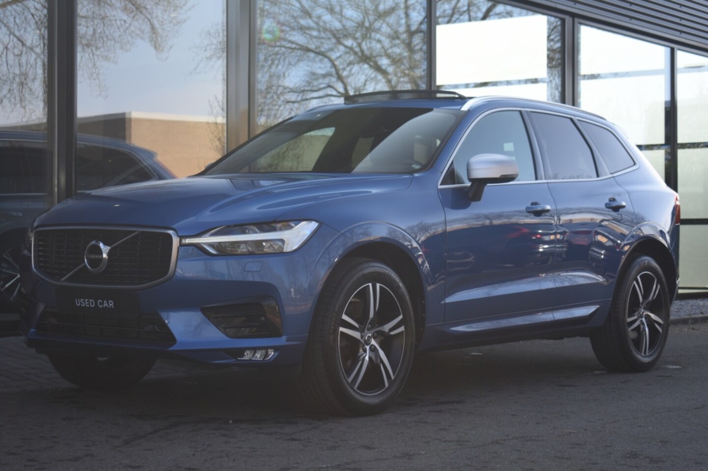 Volvo XC60 - T5 250pk R-Design | Head-Up | S/K dak | Camera | Keyless - AutoWereld.nl