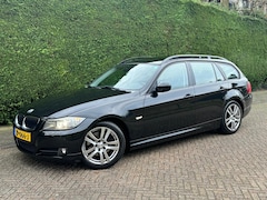 BMW 3-serie Touring - 320i /AUTOMAAT/PANO/XENON/LEER/RIJDTNIEUW/