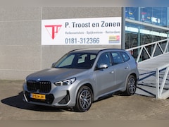 BMW X1 - xDrive25e Orig NL auto/Dealeronderhouden/Sfeerverlichting/Apple carplay/Navigatie/Achterui