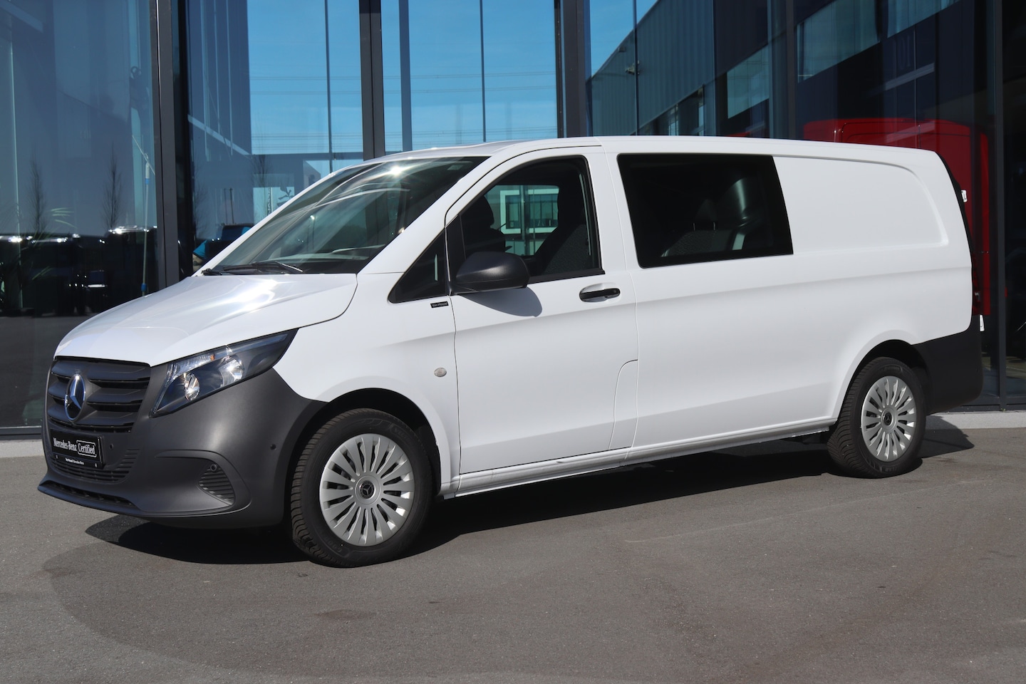 Mercedes-Benz Vito - 116 CDI Aut. L3 Dub. Cab. 4X4 |AIRCO/MBUX/CAMERA |Certified - AutoWereld.nl