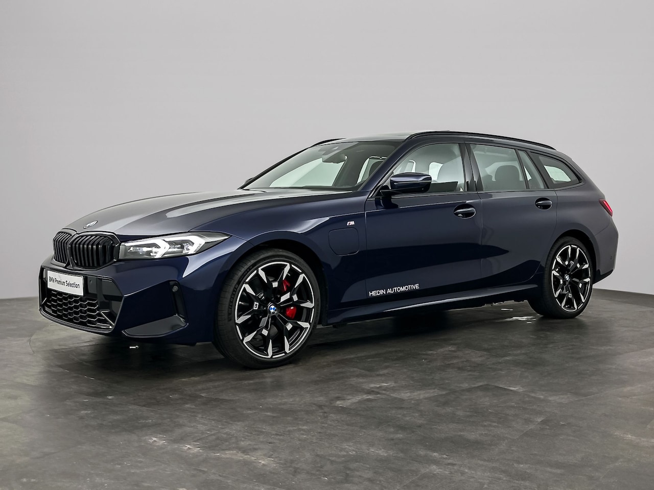 BMW 3-serie Touring - 330e M-Sport Pro | Trekhaak | Glazen Panormamadak | Hi-Fi | Sportstoelen |Stoel -Stuurverw - AutoWereld.nl
