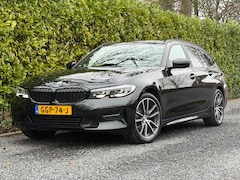 BMW 3-serie Touring - 318d High Executive Pano / Trekhaak / Carplay €22.500 EX BTW