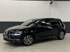 Volkswagen Golf - 1.0 TSI Comfortline Business / Clima / Navi / LED / Stoel-Verwarming