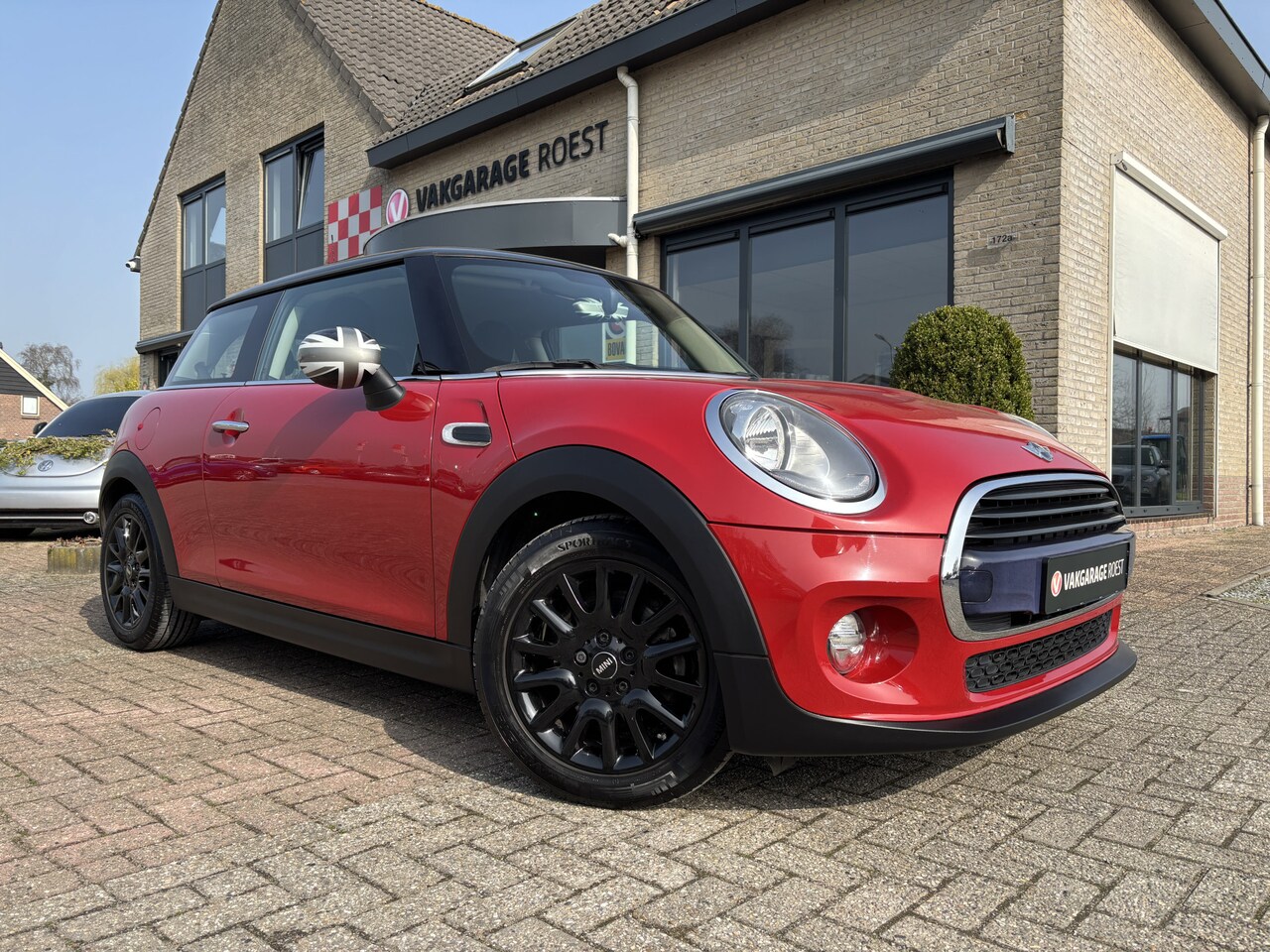 MINI Cooper - Mini 1.5 Automaat Airco / LM-Velgen / Zwart dak - AutoWereld.nl