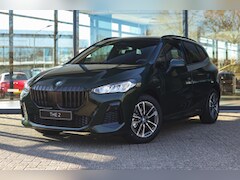 BMW 2-serie Active Tourer - 225e xDrive M Sport Automaat / Trekhaak / Sportstoelen / M Adaptief onderstel / Comfort Ac
