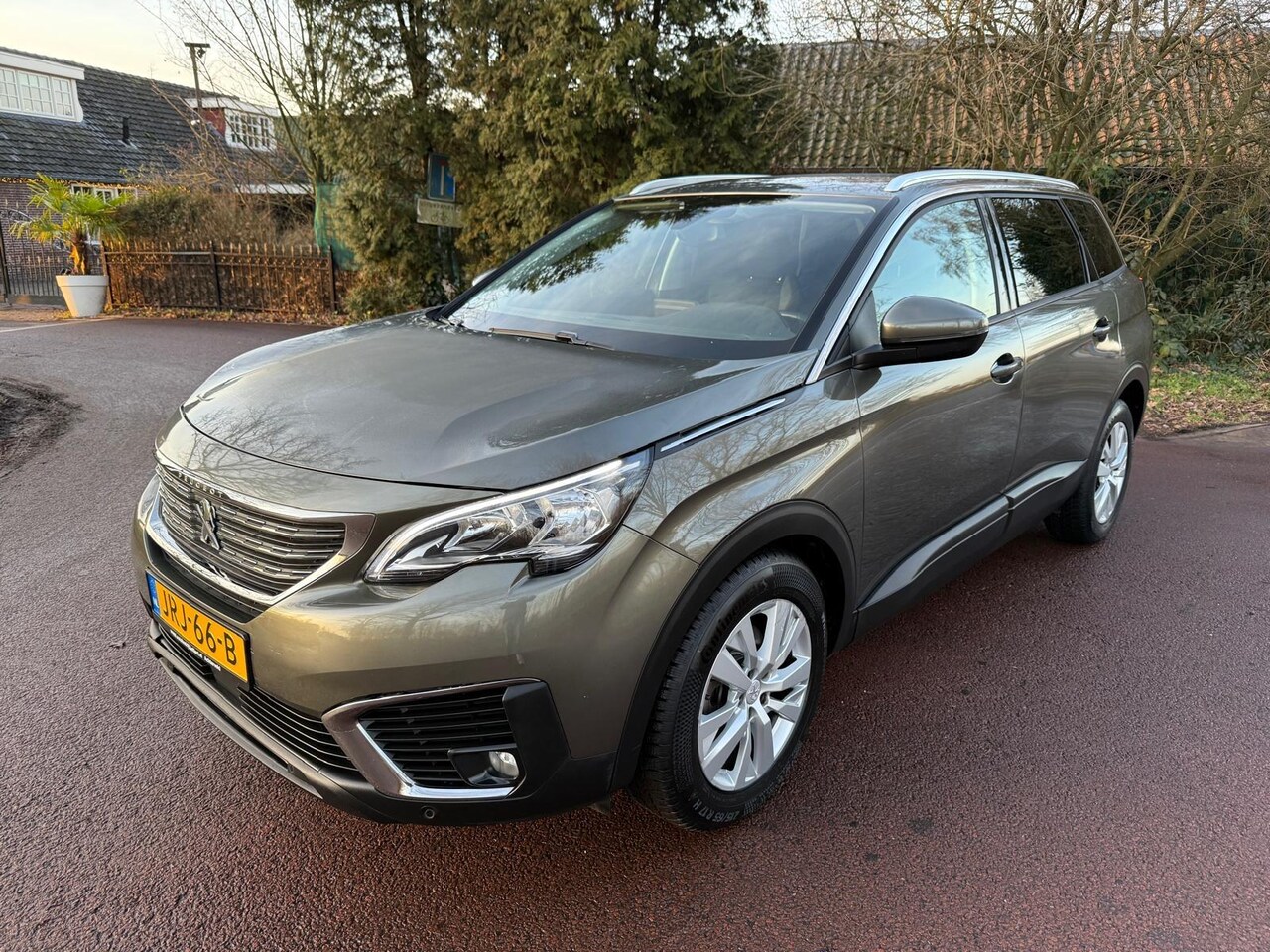 Peugeot 5008 - 1.2 PureTech Active / Navi / Airco / Automaat / BT / Aux / - AutoWereld.nl