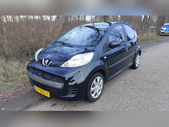 Peugeot 107 - 1.0-12V XR