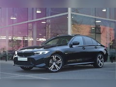 BMW 3-serie - 320e M Sport Automaat / Trekhaak / Schuif-kanteldak / Sportstoelen / M Adaptief onderstel