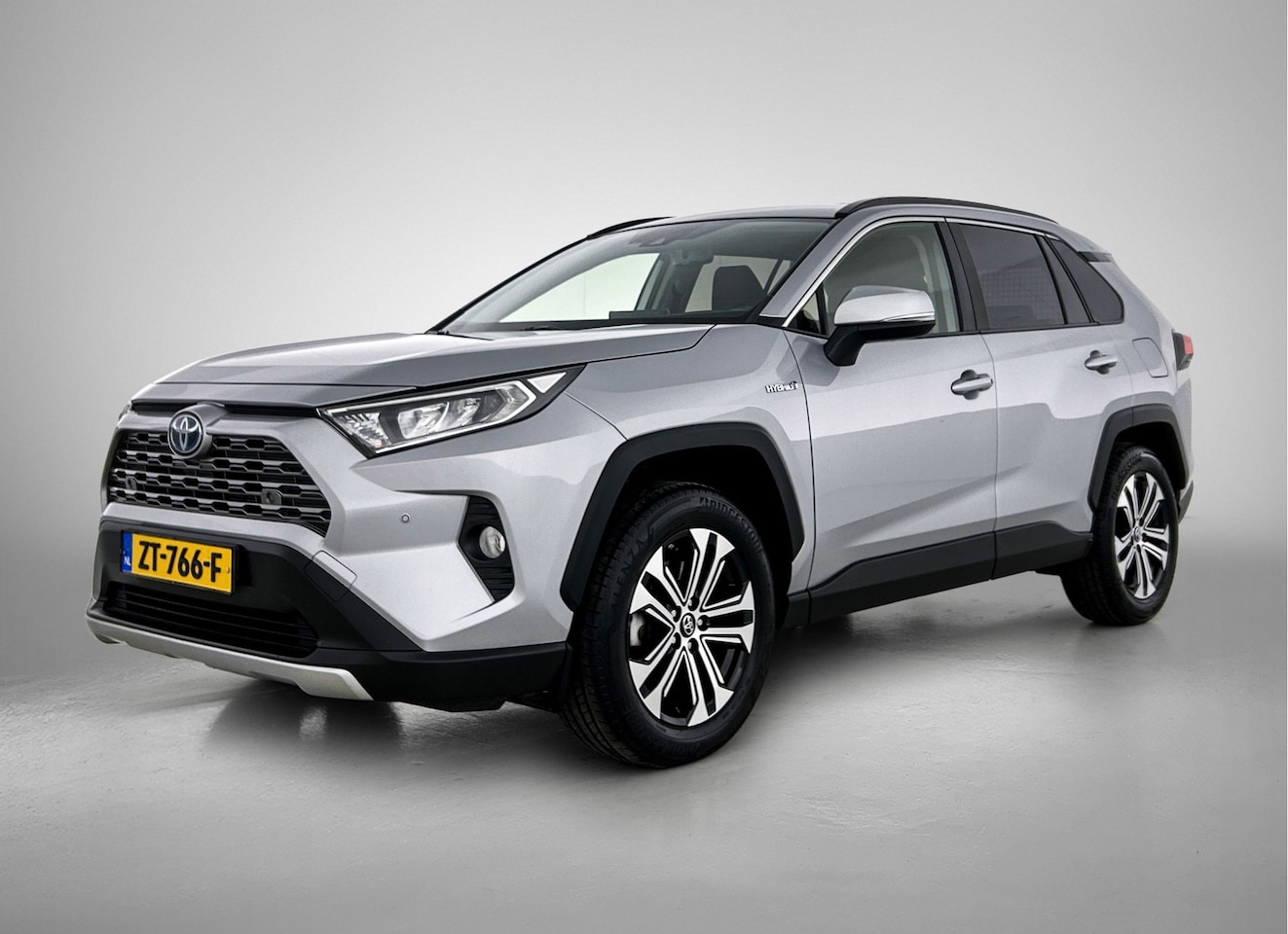 Toyota RAV4 - 2.5 Hybrid Active | Navigatie | Parkeersensoren voor+achter | Achteruitrijcamera | Cruise - AutoWereld.nl