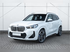 BMW X1 - xDrive23i High Executive M Sport Automaat / Sportstoelen / Trekhaak / M Adaptief onderstel