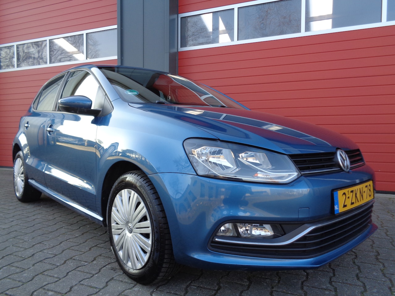 Volkswagen Polo - 1.2 TSI Comfortline 1.2 TSI Comfortline,5drs,Airco,Cruise,Navi! - AutoWereld.nl