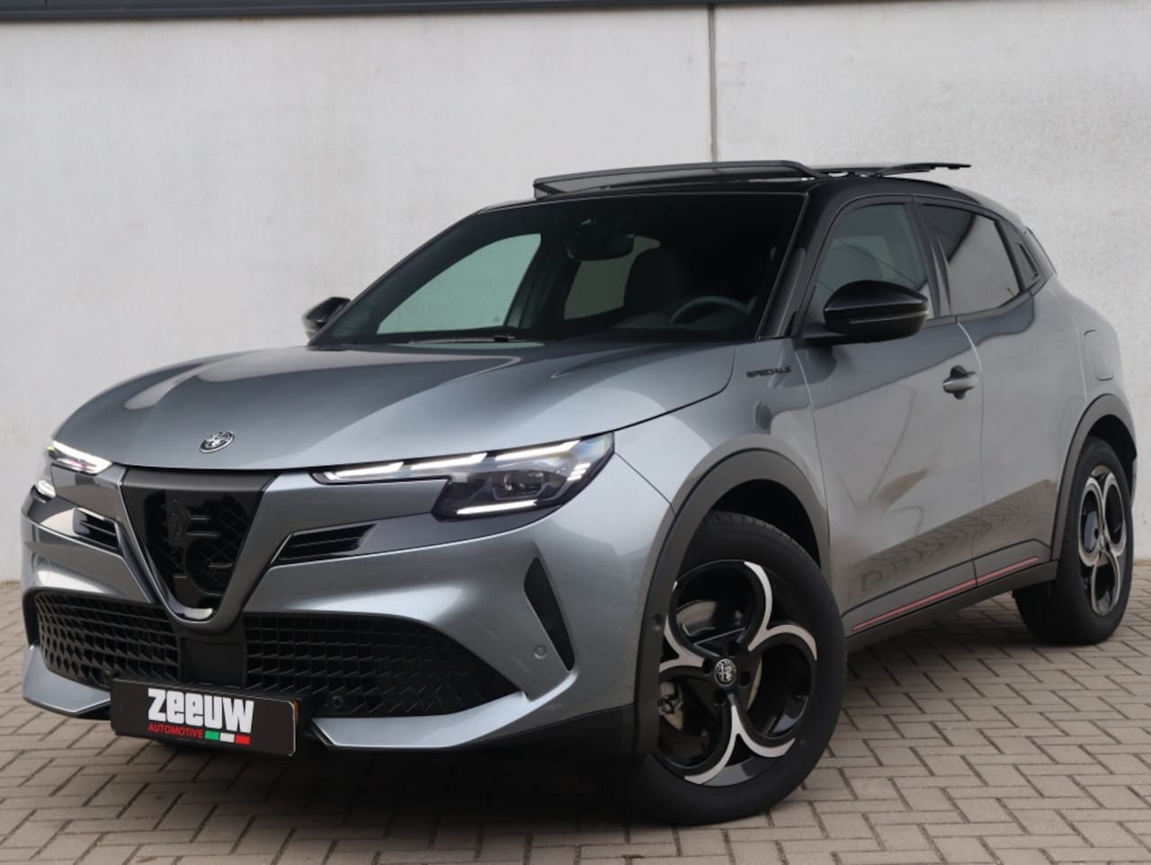 Alfa Romeo Junior - 1.2 Turbo 136 PK Ibrida Speciale | Techno | Pano | Camera | Navi - AutoWereld.nl