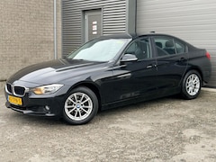 BMW 3-serie - 320i High Executive
