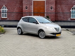 Lancia Y(psilon) - Ypsilon 0.9 TwinAir Platinum / Automaat / Leer / Airco / Cruise control