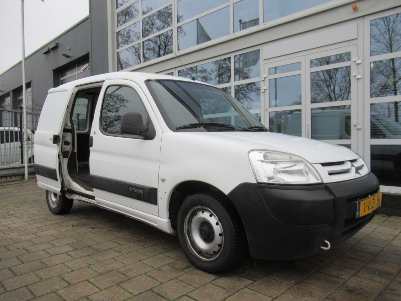 Citroën Berlingo - 1.6 HDI 66KW 600 First AHK Schuifdeur - AutoWereld.nl