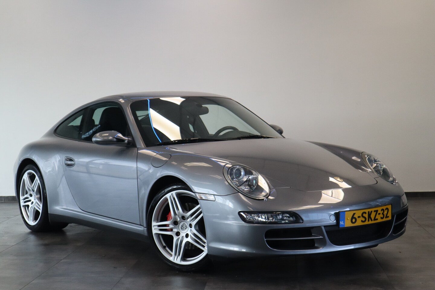 Porsche 911 - 3.8 Carrera 4S 355PK Navigatie 19LMV Volleder interieur met memorie Bose Installatie. - AutoWereld.nl