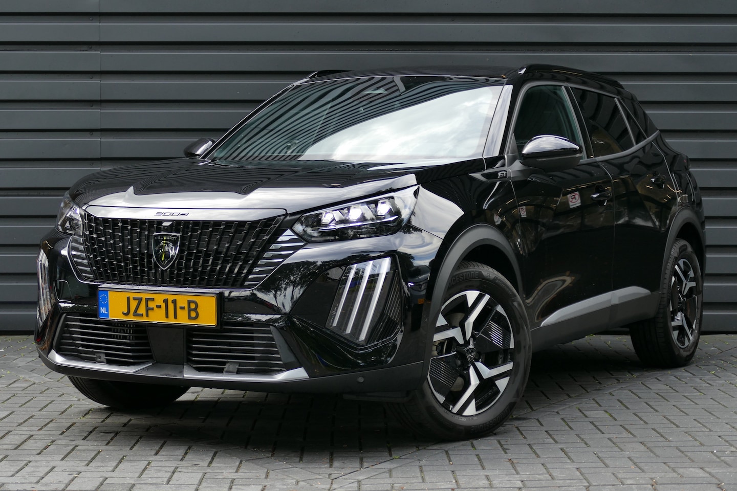 Peugeot 2008 - GT | Active Safety Brake met camera en radar (automatisch noodremsysteem) met Distance Ale - AutoWereld.nl