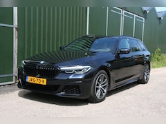 BMW 5-serie Touring - 530e xDrive M-SPORT, SOH 94% ZWART LEER, PANORAMADAK, NAVIGATIE, CAMERA