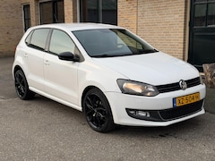 Volkswagen Polo - 1.2-12V Style | NAVI | STOELVERWARMING