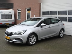 Opel Astra - 1.6 CDTI 120 Jaar Edition Garantie Airco 5 Deurs Nette Auto Navigatie Apple Carplay