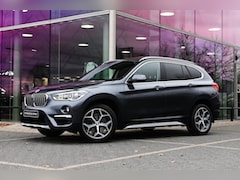 BMW X1 - sDrive20i High Executive xLine Automaat / Trekhaak / Panoramadak / Sportstoelen / Achterui