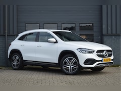 Mercedes-Benz GLA-Klasse - 200 Business Solution Luxury | CAMERA | TREKHAAK | SFEERVERLICHTING | LEDER |